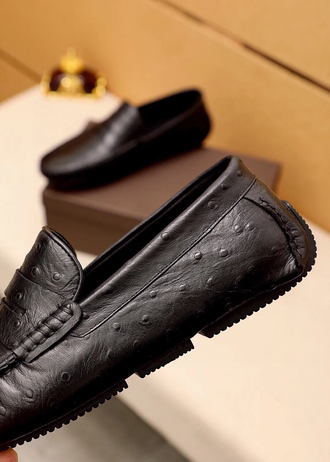 Men's Men's Shoes 💰: 480 💰💐 BV Men's Slip-on Shoes® [BOTTEGA VENETA] Official website counter new model, one-to-one mold opening ⚠Italian calfskin ➕Embossed ➕Cow 🐂 leather lining. Driving slip-ons, available at counters, sizes 38～44 (45🉑️customized)